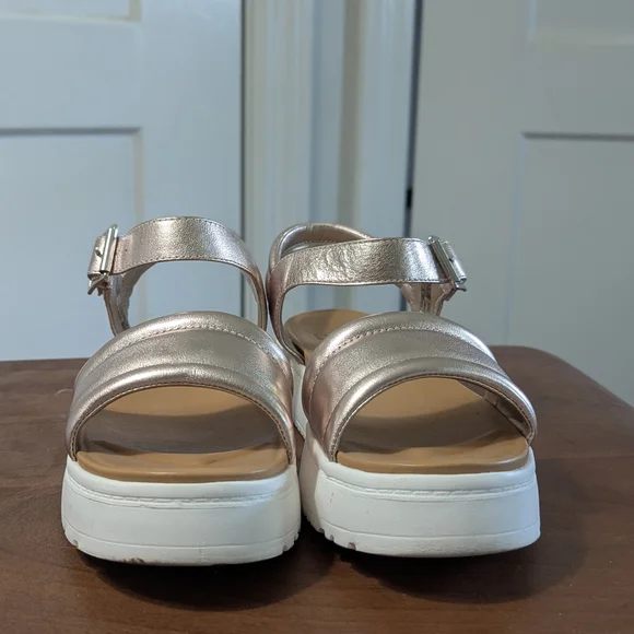 UGG Metallic Gold Sandals Platform Soles Excel Used Condition Weekend Sz 6.5